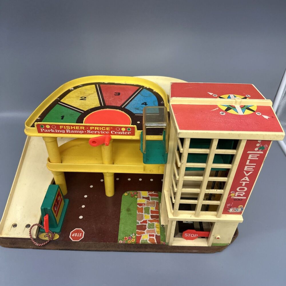 Vintage Fisher Price 1970s  Parking Ramp Service Center Garage 930